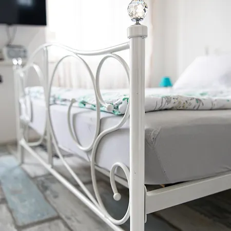 Main Square With Sea View 아파트 *