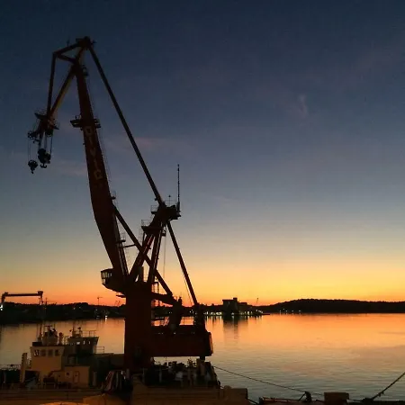 Main Square With Sea View * 풀라