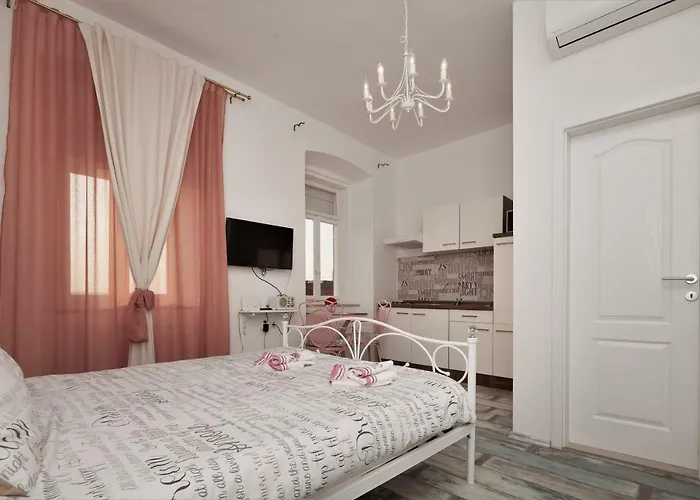 Appartement Main Square With Sea View Pula