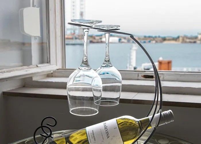 Main Square With Sea View Pula