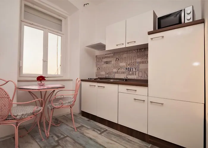 Main Square With Sea View Lägenhet Pula