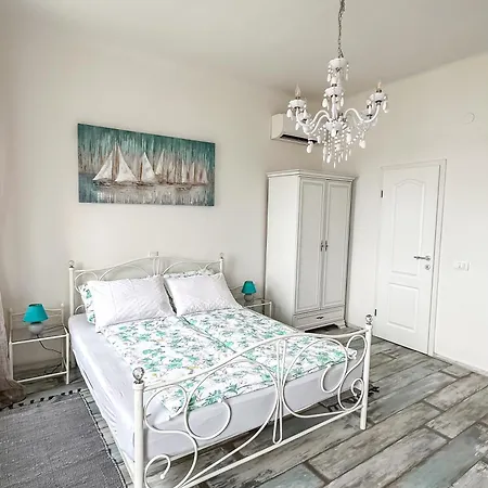 Main Square With Sea View Apartman Pula