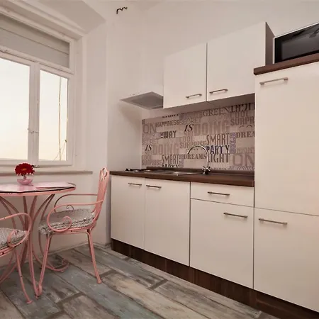 Main Square With Sea View Apartman Pula