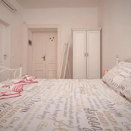 Apartman Main Square With Sea View