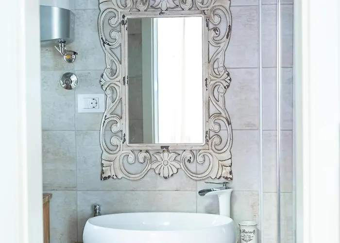 Main Square With Sea View Апартаменти *